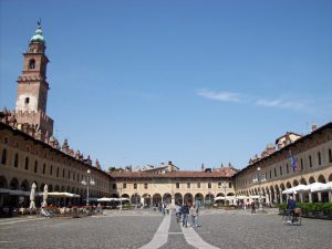 2012-04-28_Vigevano_Piazza_Ducale